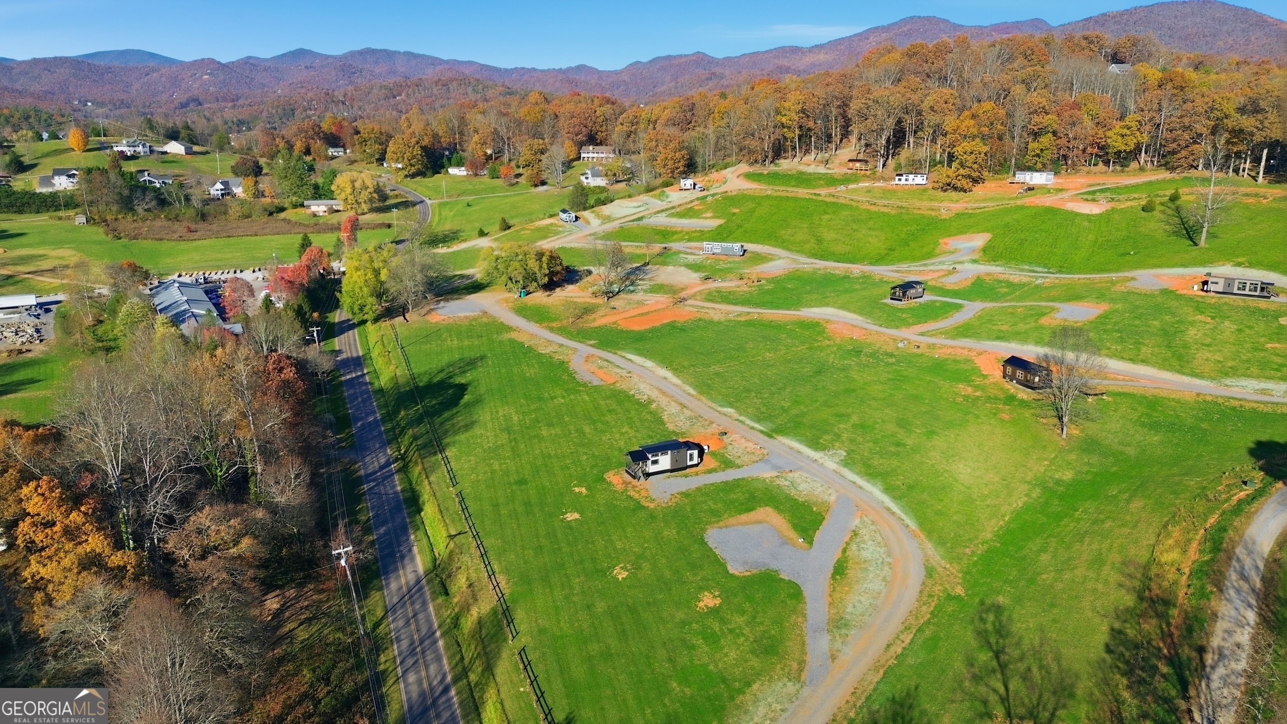 527 Saunders Road Franklin, NC 28734 - Photo 20 of 20 a view of a golf course with a park