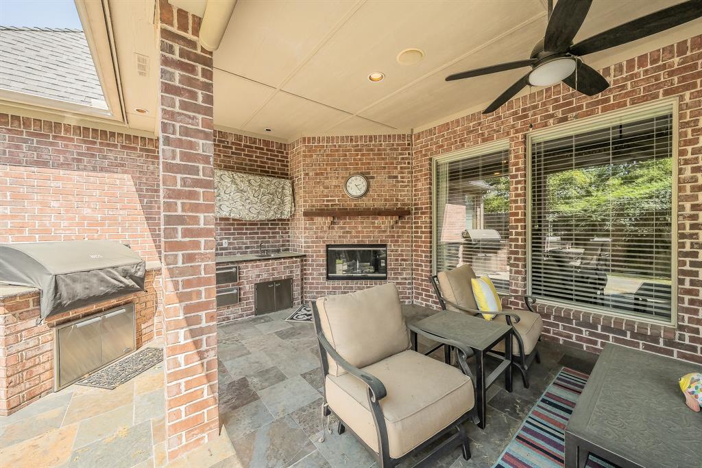 2726 Country Club Road Pantego, TX 76013 - Photo 23 of 26 a balcony with furniture