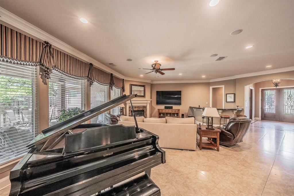 2726 Country Club Road Pantego, TX 76013 - Photo 7 of 26 a living room with furniture