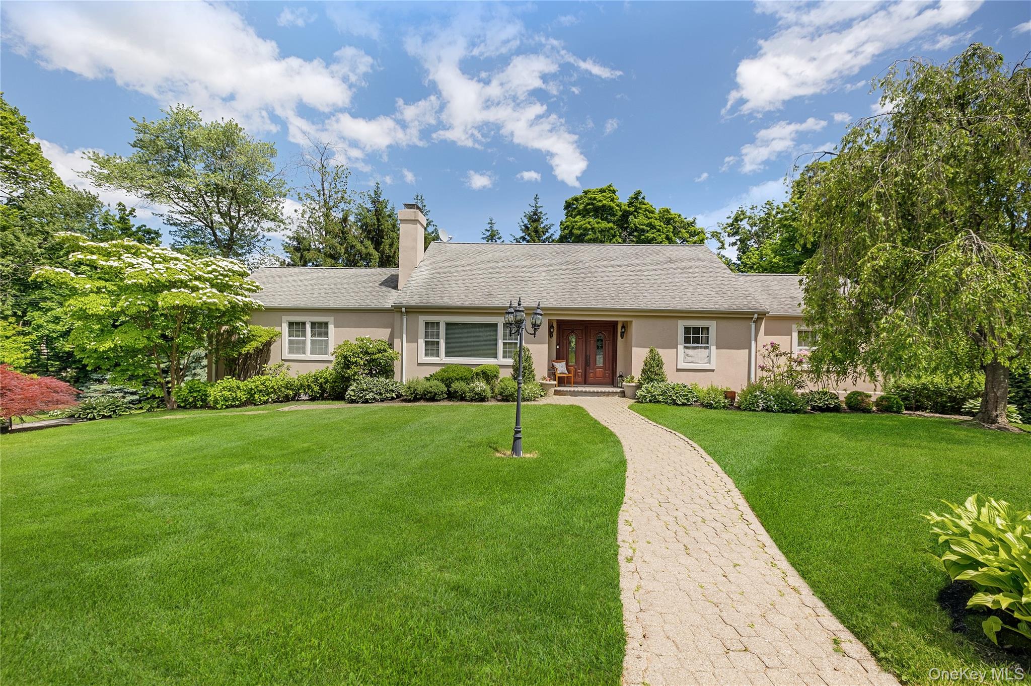 1 Hunting Ridge Road White Plains, NY 10605 - Photo 2 of 48
