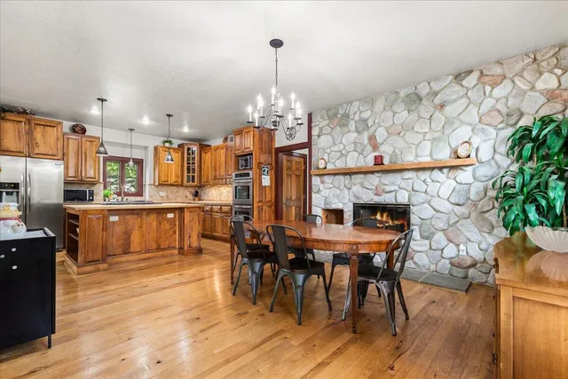 $799,900 | 1641 Prairie Lane, Richfield, WI 53033