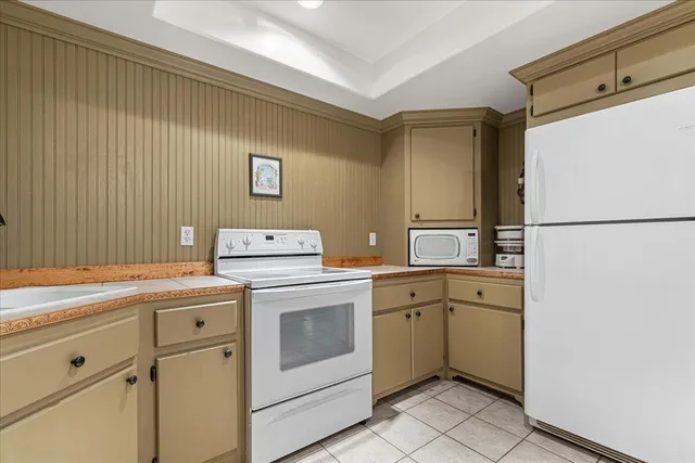 $799,900 | 1641 Prairie Lane, Richfield, WI 53033