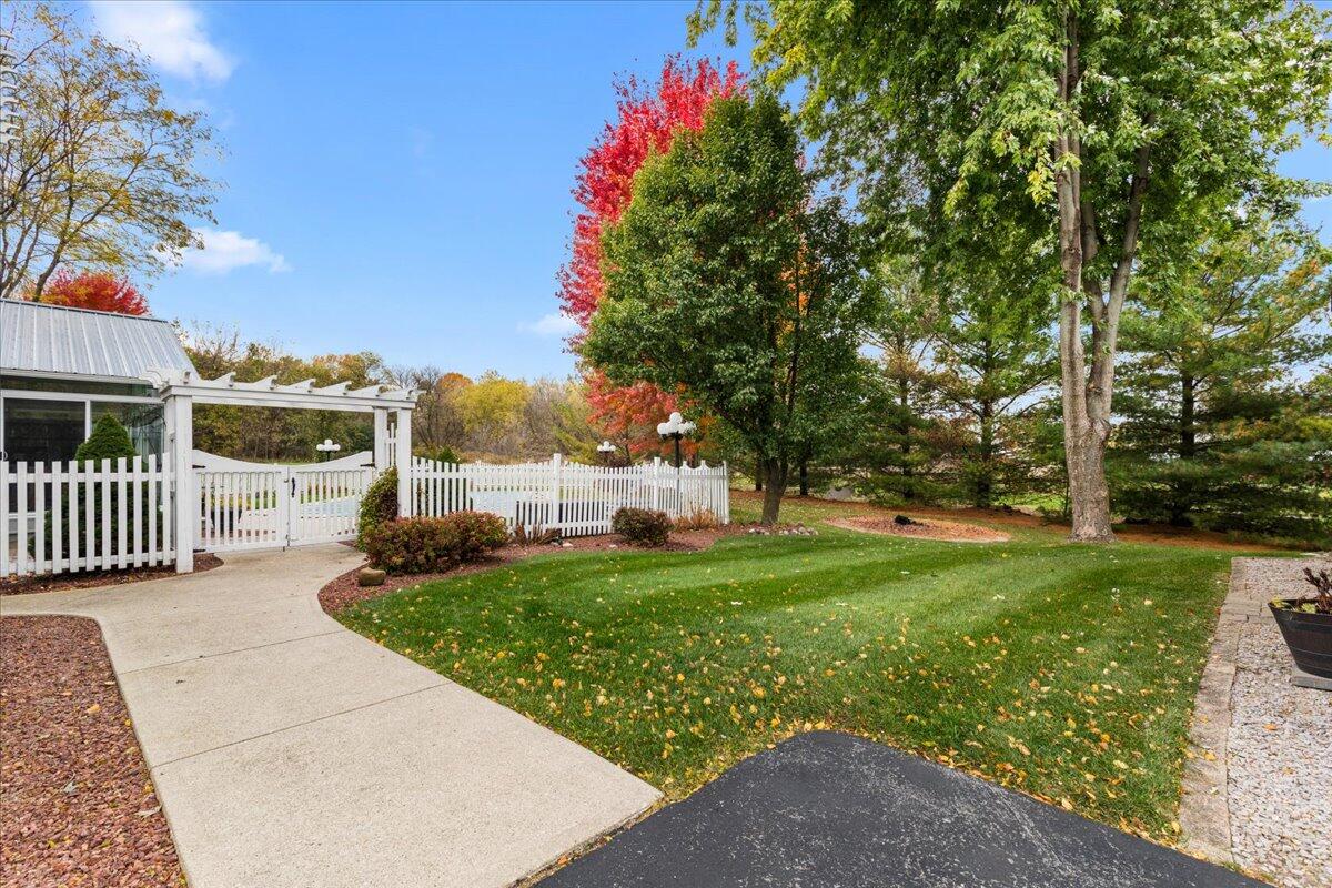 1641 Prairie Lane Richfield, WI 53033 - Photo 56 of 65 64-Prairie Ln-64