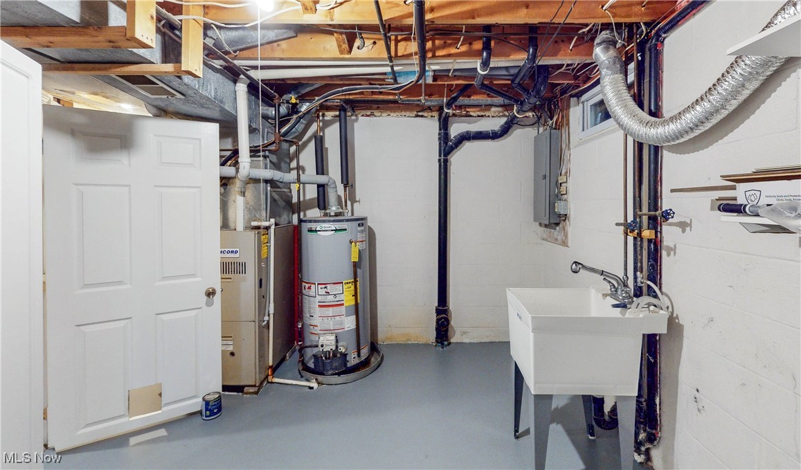 3491 Kent Road Stow, OH 44224 - Photo 30 of 40 View of utility room, laundry area and mechanicals