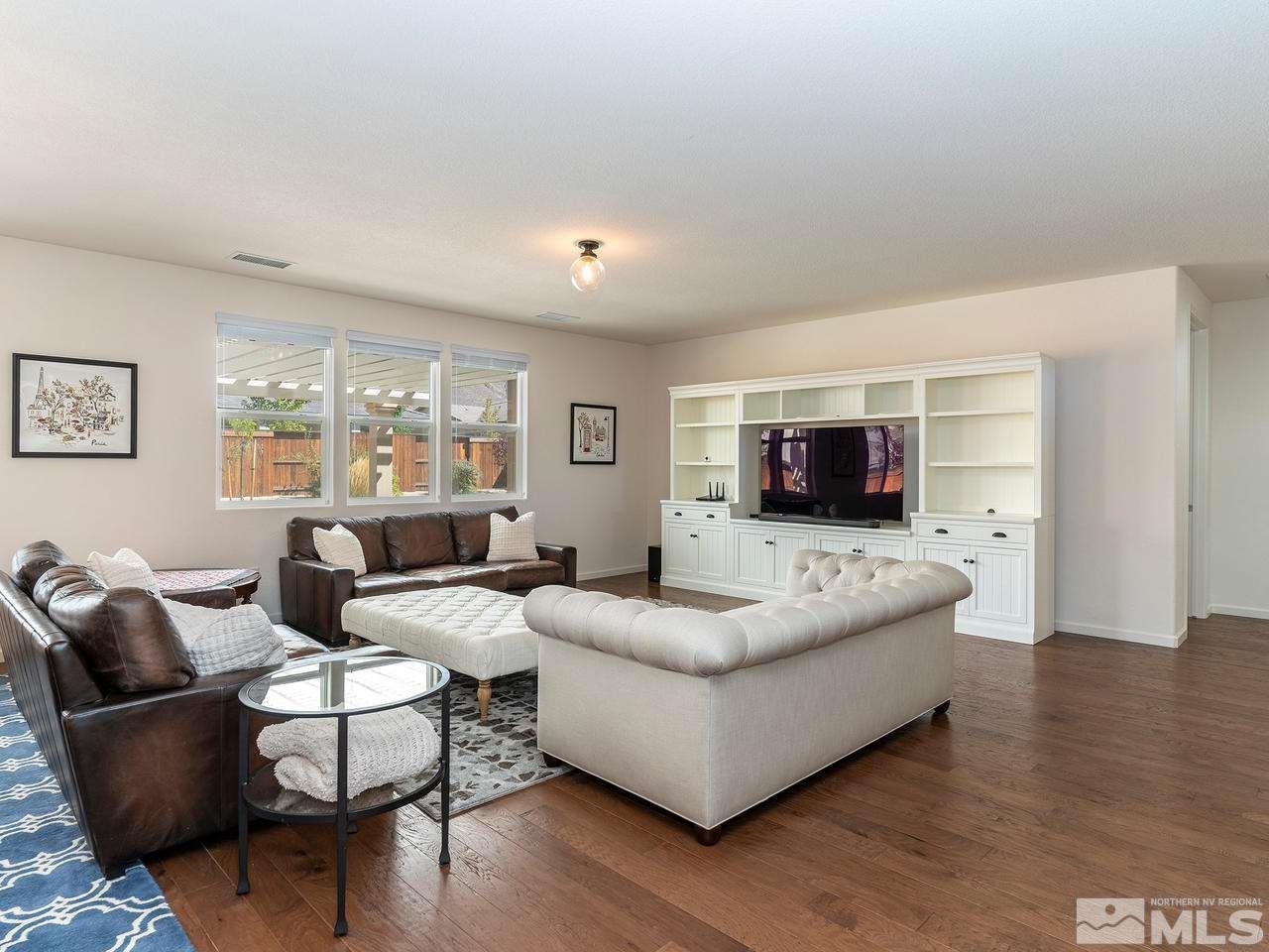 9804 Kerrydale Court Reno, NV 89521 - Photo 4 of 19 Photo 5