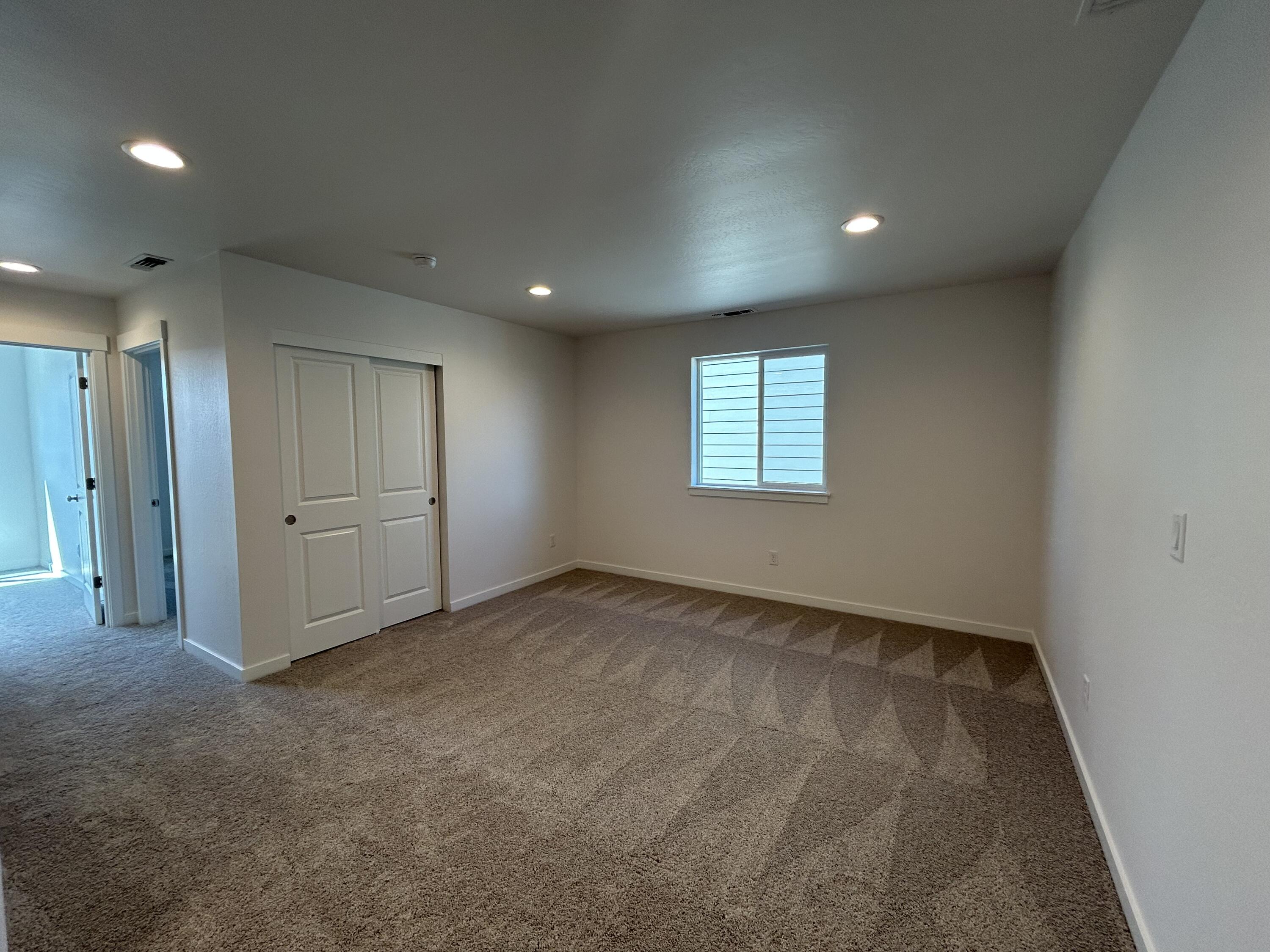121 Valemont Drive, Unit 34 Eagle Point, OR 97524 - Photo 13 of 24