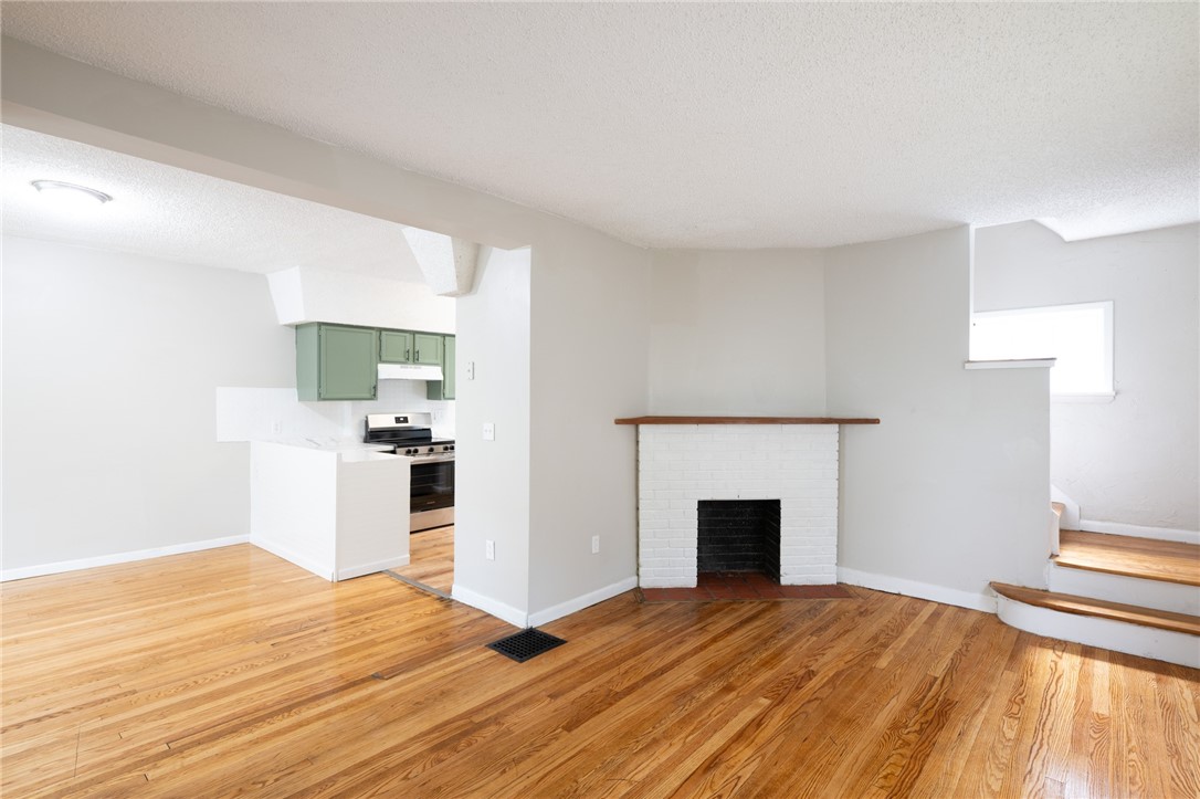 168 Ellicott Street Rochester, NY 14619 - Photo 2 of 18