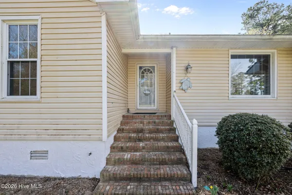 $285,000 | 108 Starboard Drive, New Bern, NC 28562