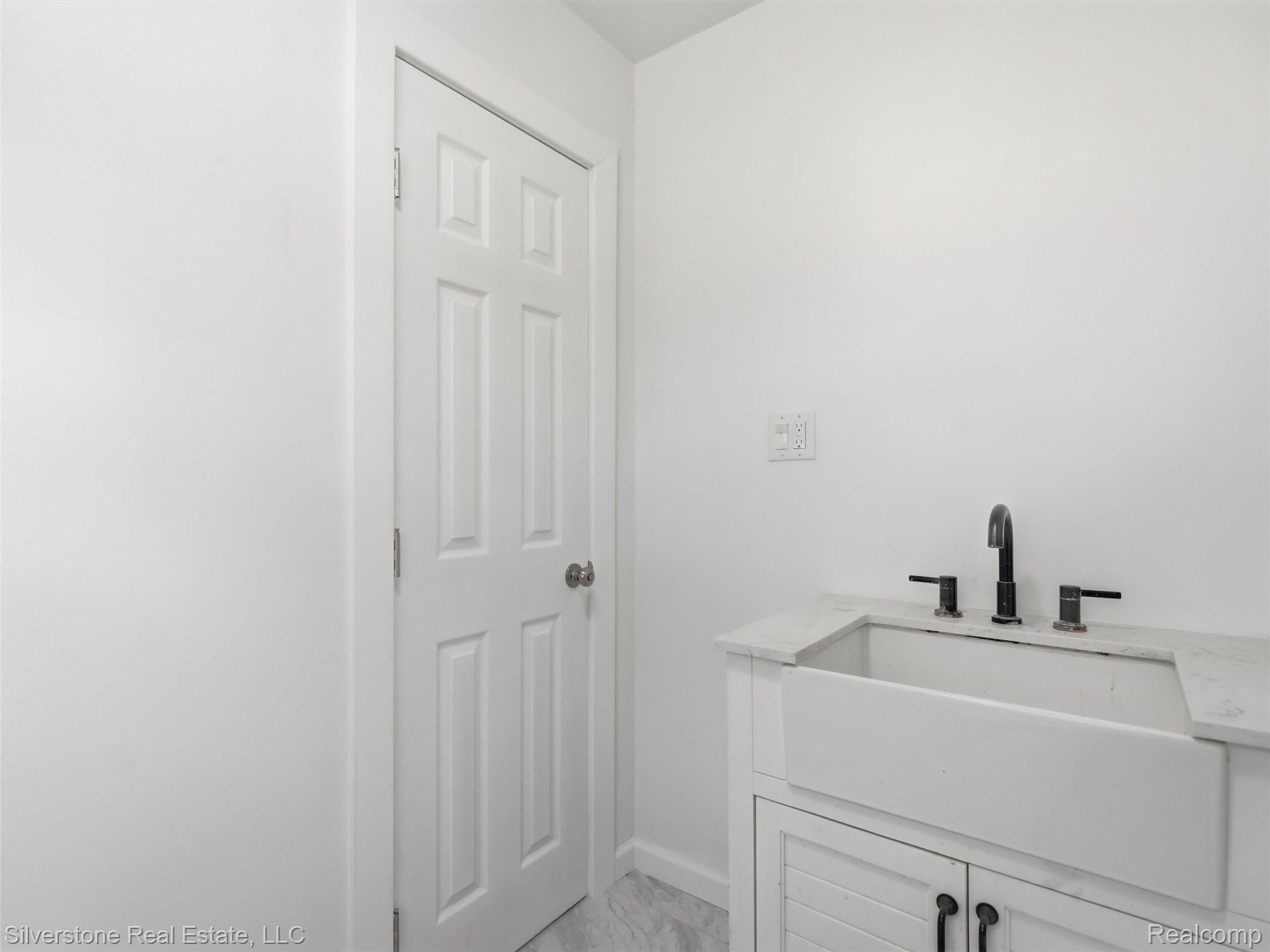 9691 Grames Road Maybee, MI 48159 - Photo 20 of 44 White paneled door