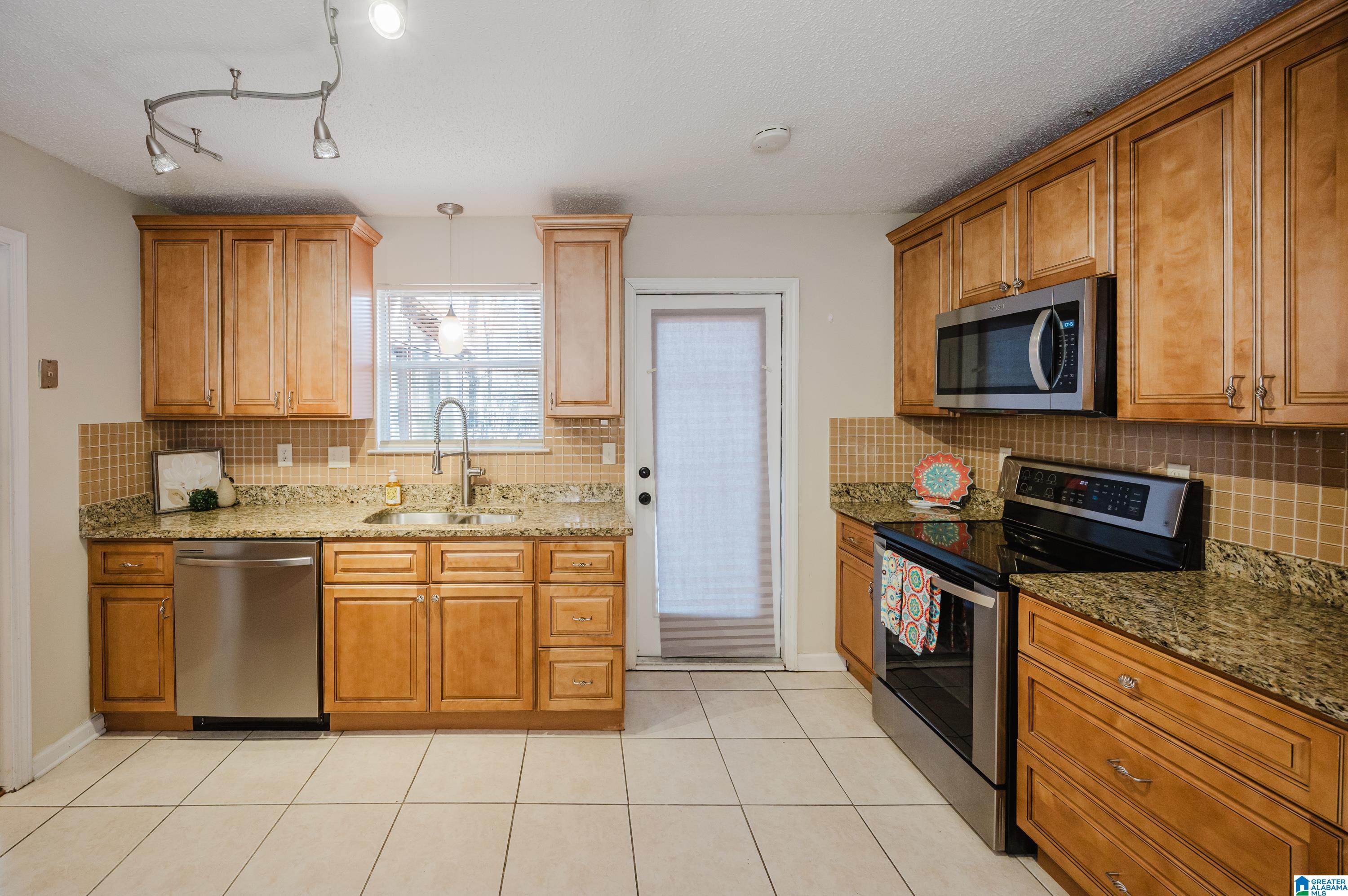 5269 Dresden Road Birmingham, AL 35210 - Photo 12 of 43