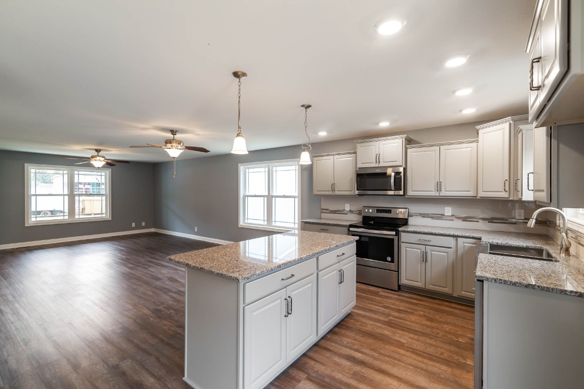 1661 Rains Road Clarksville, TN 37042 - Photo 8 of 34 Gallery Image 8