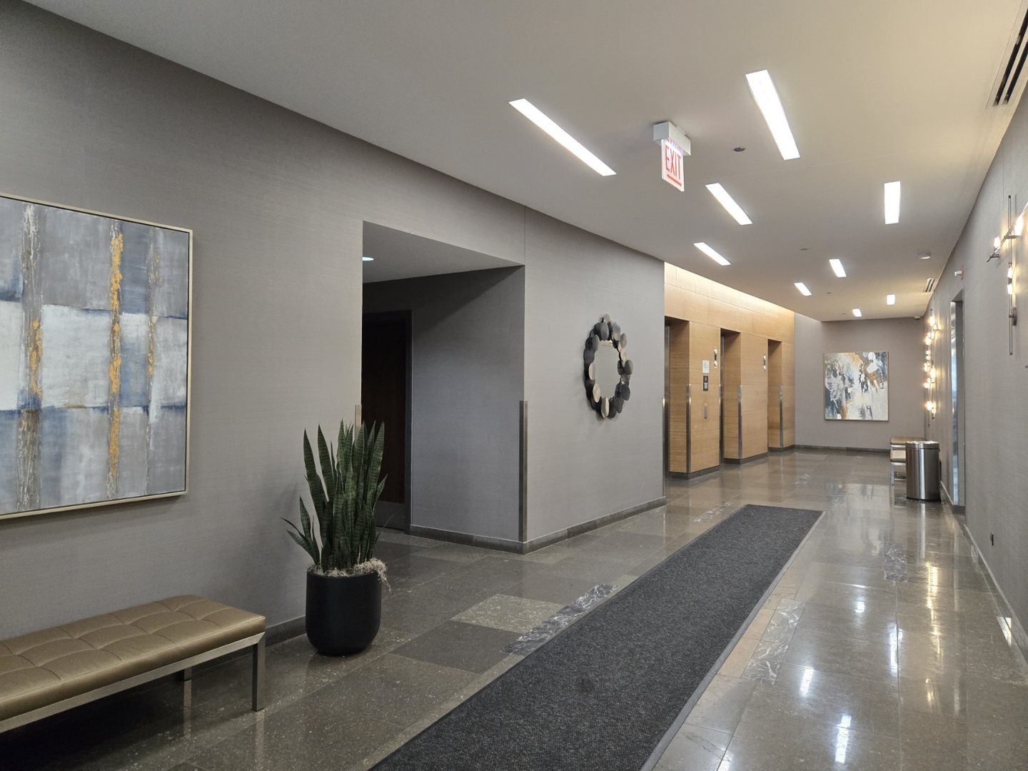 1901 South Calumet Avenue, Unit 1405 Chicago, IL 60616 - Photo 4 of 20 a view of a hallway with workspace