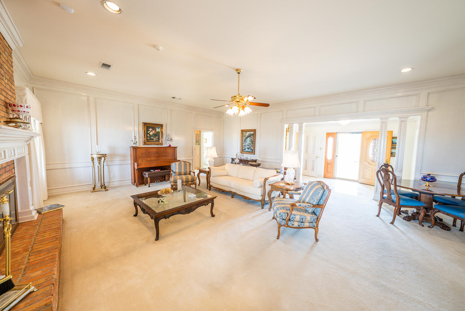 2210 West Division Street Slaton, TX 79364 - Photo 5 of 31 DSC00912