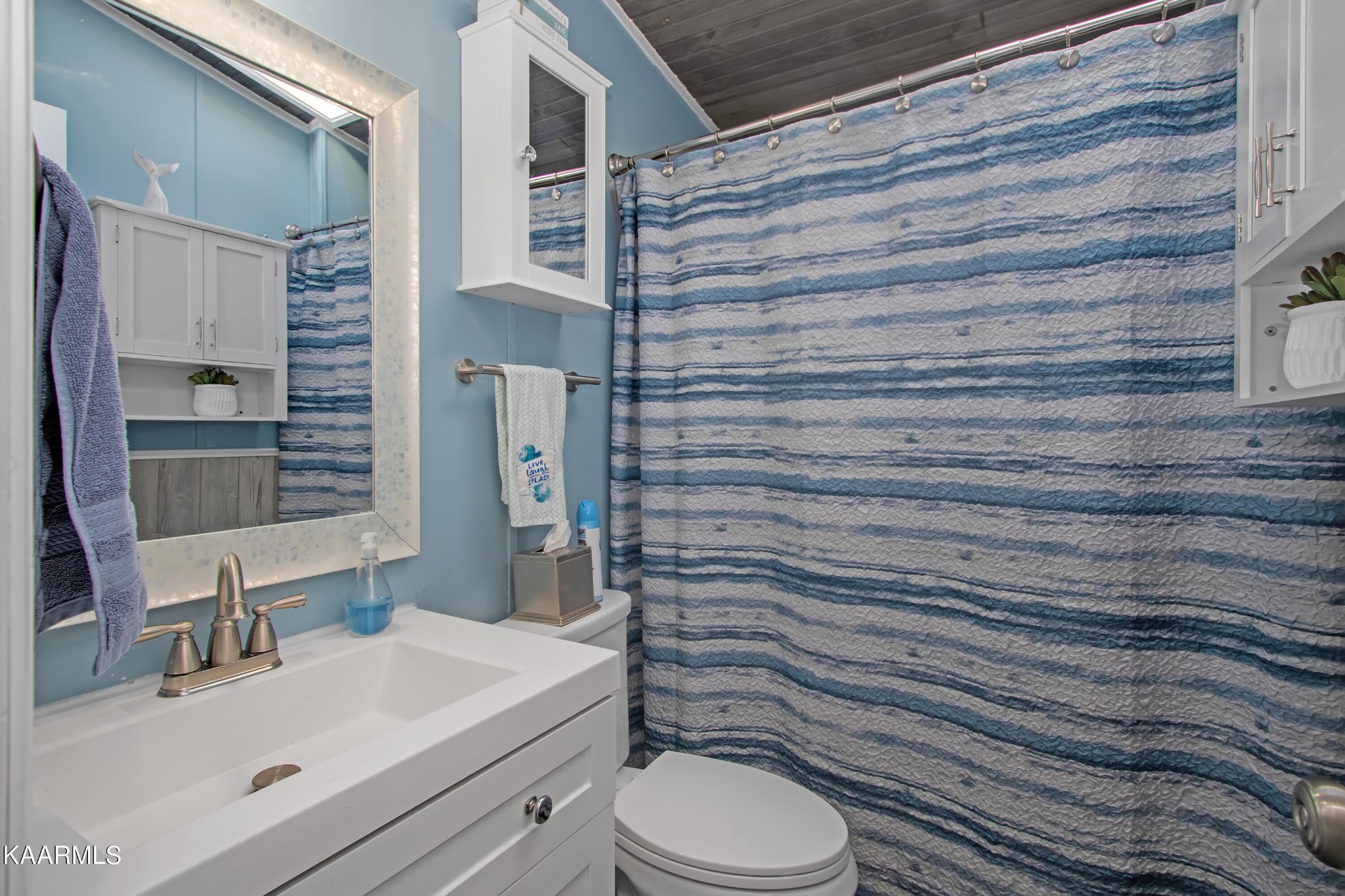 4981 Malone Road Loudon, TN 37774 - Photo 8 of 35 a bathroom with a sink toilet and shower