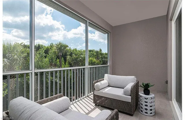 $1,800,000 | 280 Indies Drive East, Unit 101 102 201 202, Naples, FL 34114