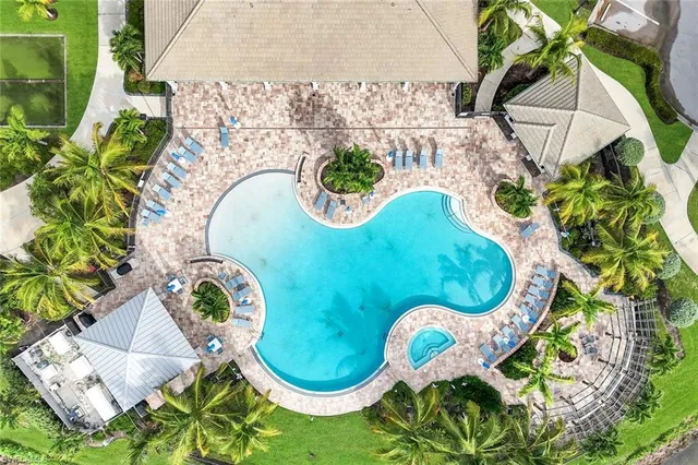 $1,800,000 | 280 Indies Drive East, Unit 101 102 201 202, Naples, FL 34114