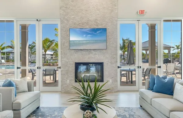 $1,800,000 | 280 Indies Drive East, Unit 101 102 201 202, Naples, FL 34114
