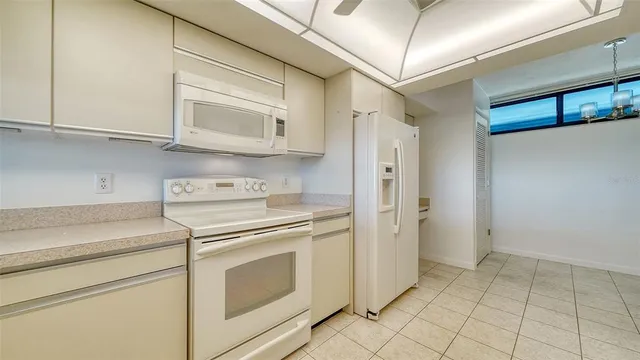 $3,975 | 888 Boulevard Of The Arts, Unit 1003, Sarasota, FL 34236