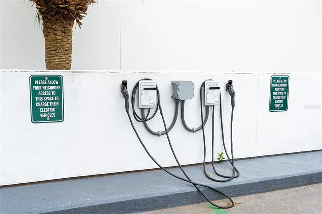 $3,975 | 888 Boulevard Of The Arts, Unit 1003, Sarasota, FL 34236