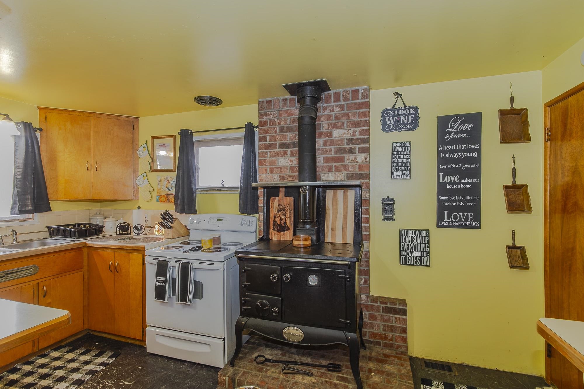 2383 Burnt Valley Road, Unit B Chewelah, WA 99109 - Photo 17 of 42