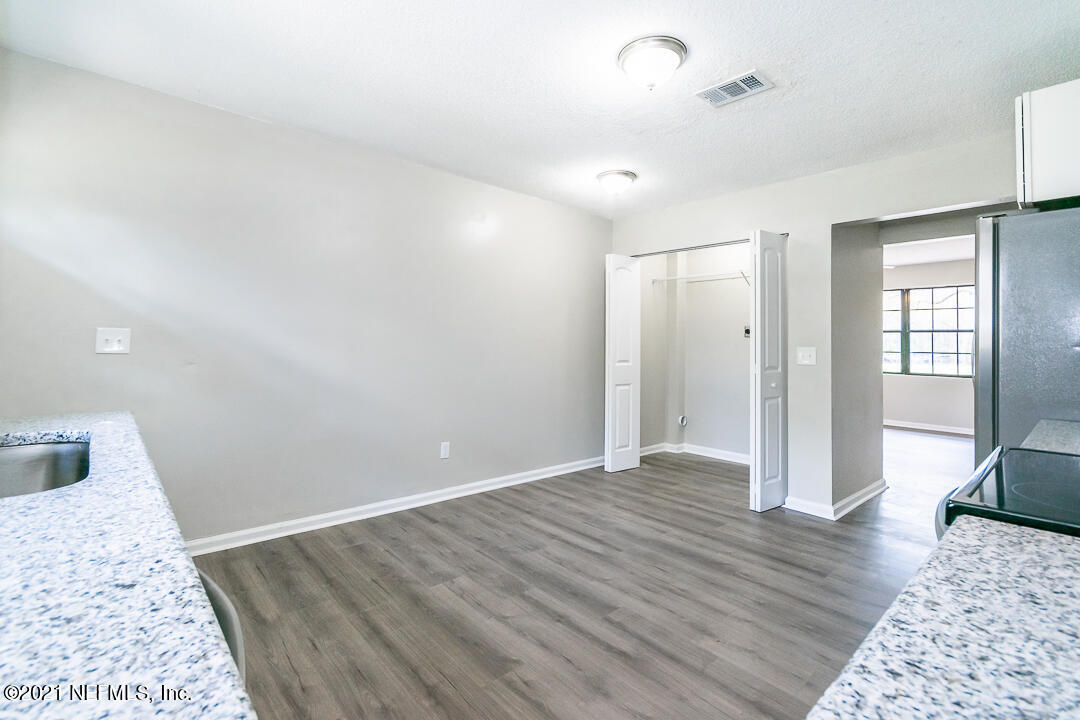 1346 Conway Road Jacksonville, FL 32221 - Photo 6 of 15 Kithchen/Laundry