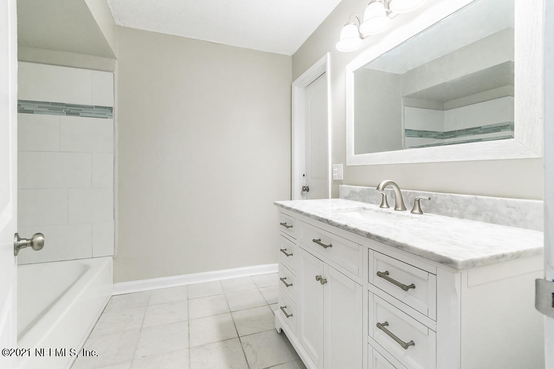 1346 Conway Road Jacksonville, FL 32221 - Photo 8 of 15 Master Bathroom