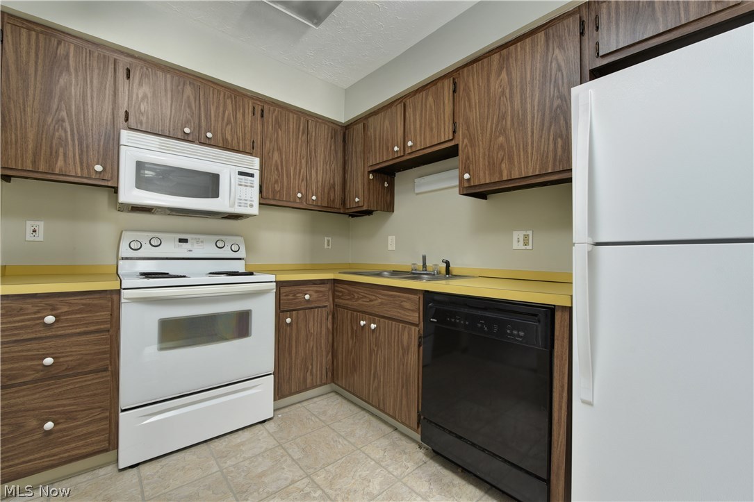 29315 Detroit Road, Unit 2 Westlake, OH 44145 - Photo 11 of 34