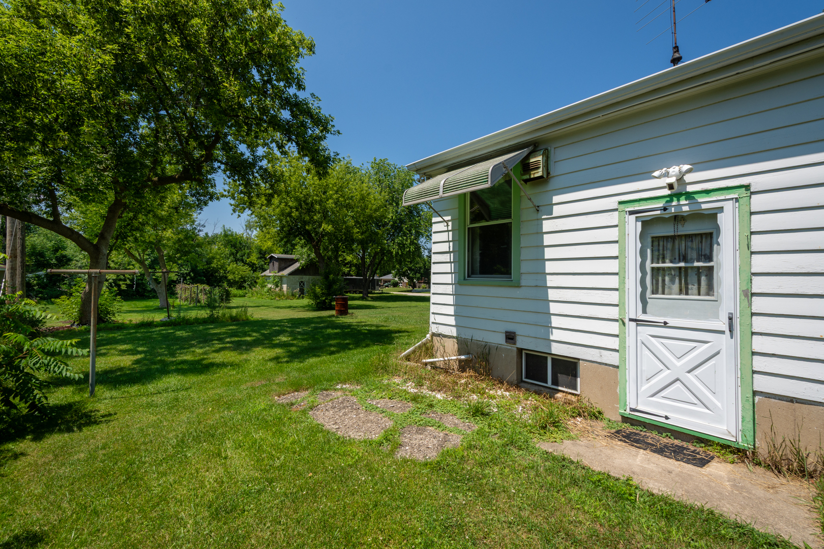40484 Deep Lake Road Antioch, IL 60002 - Photo 25 of 29 Gallery Image 25