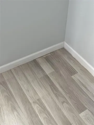 a picture of a wall with white wall