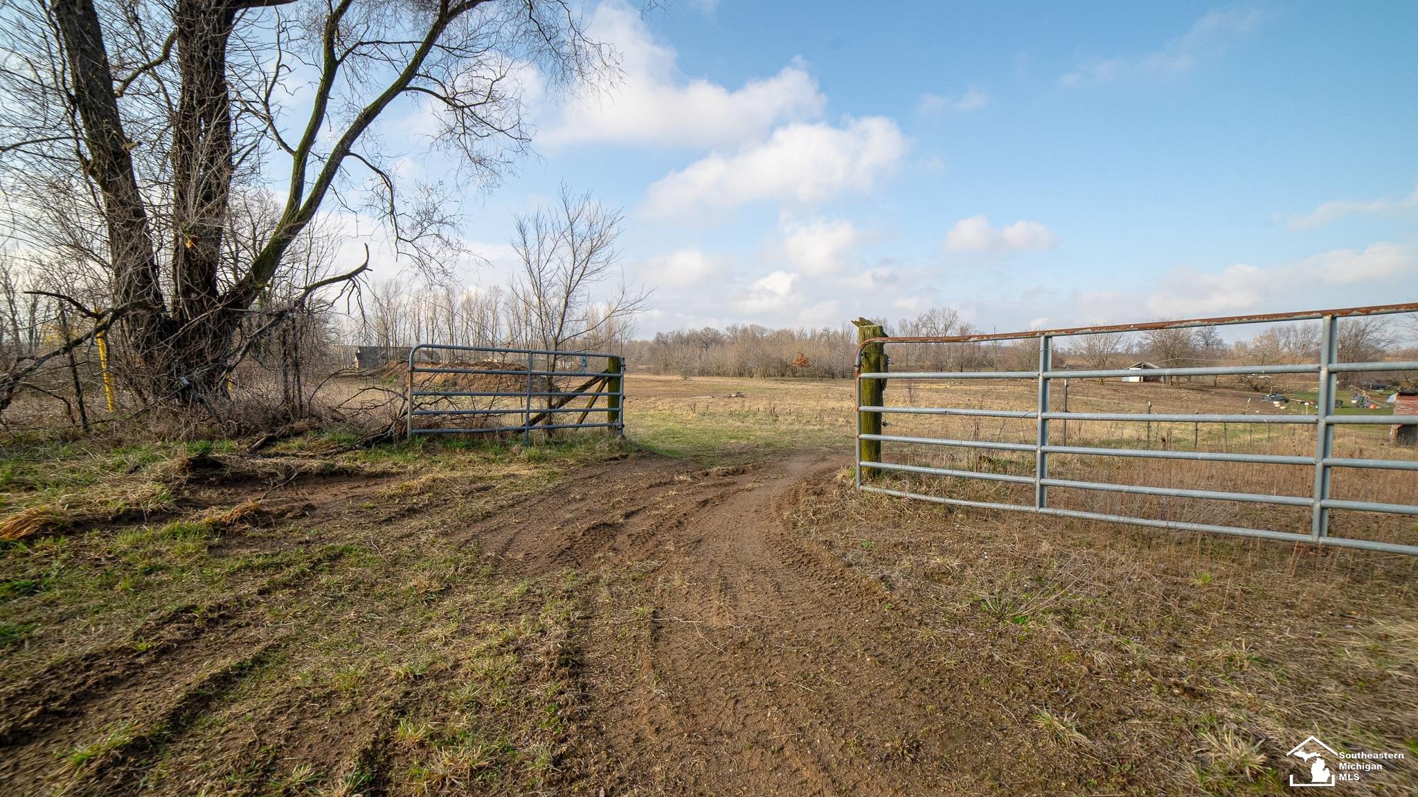 1599 Academy Road Adrian, MI 49221 - Photo 22 of 51