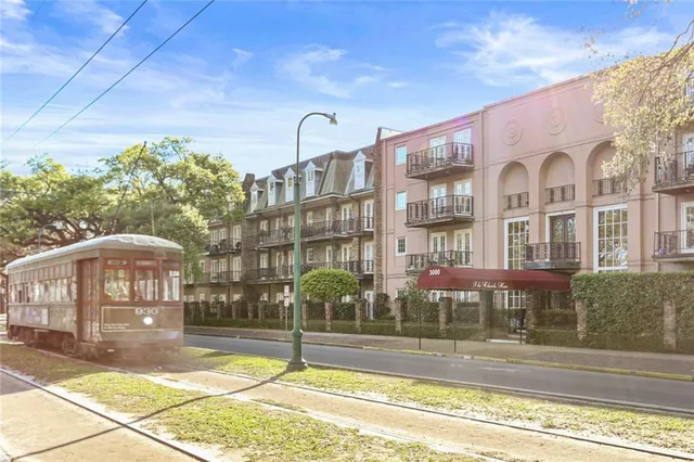 $525,000 | 3000 St Charles Avenue, Unit 211, New Orleans, LA 70115