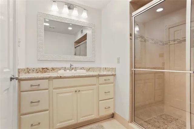 $525,000 | 3000 St Charles Avenue, Unit 211, New Orleans, LA 70115