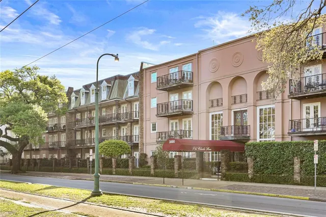 $525,000 | 3000 St Charles Avenue, Unit 211, New Orleans, LA 70115