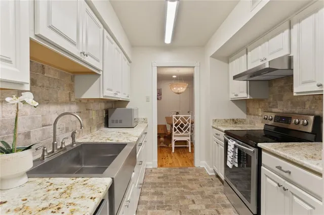 $525,000 | 3000 St Charles Avenue, Unit 211, New Orleans, LA 70115