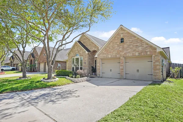 $2,350 | 14110 Timber Ridge Drive, Pearland, TX 77584