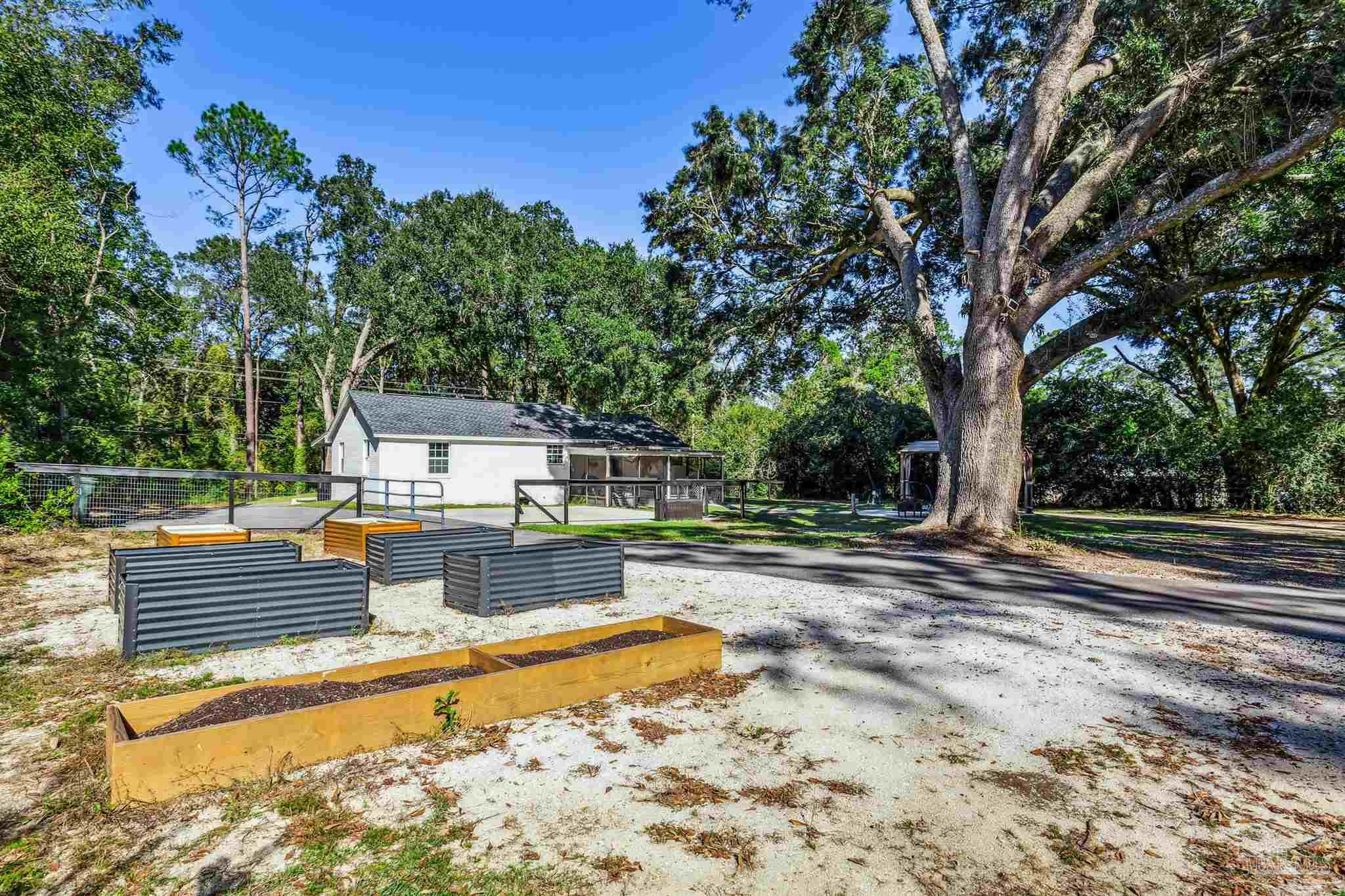 827 West Roberts Road Cantonment, FL 32533 - Photo 32 of 34 Gallery Image 32