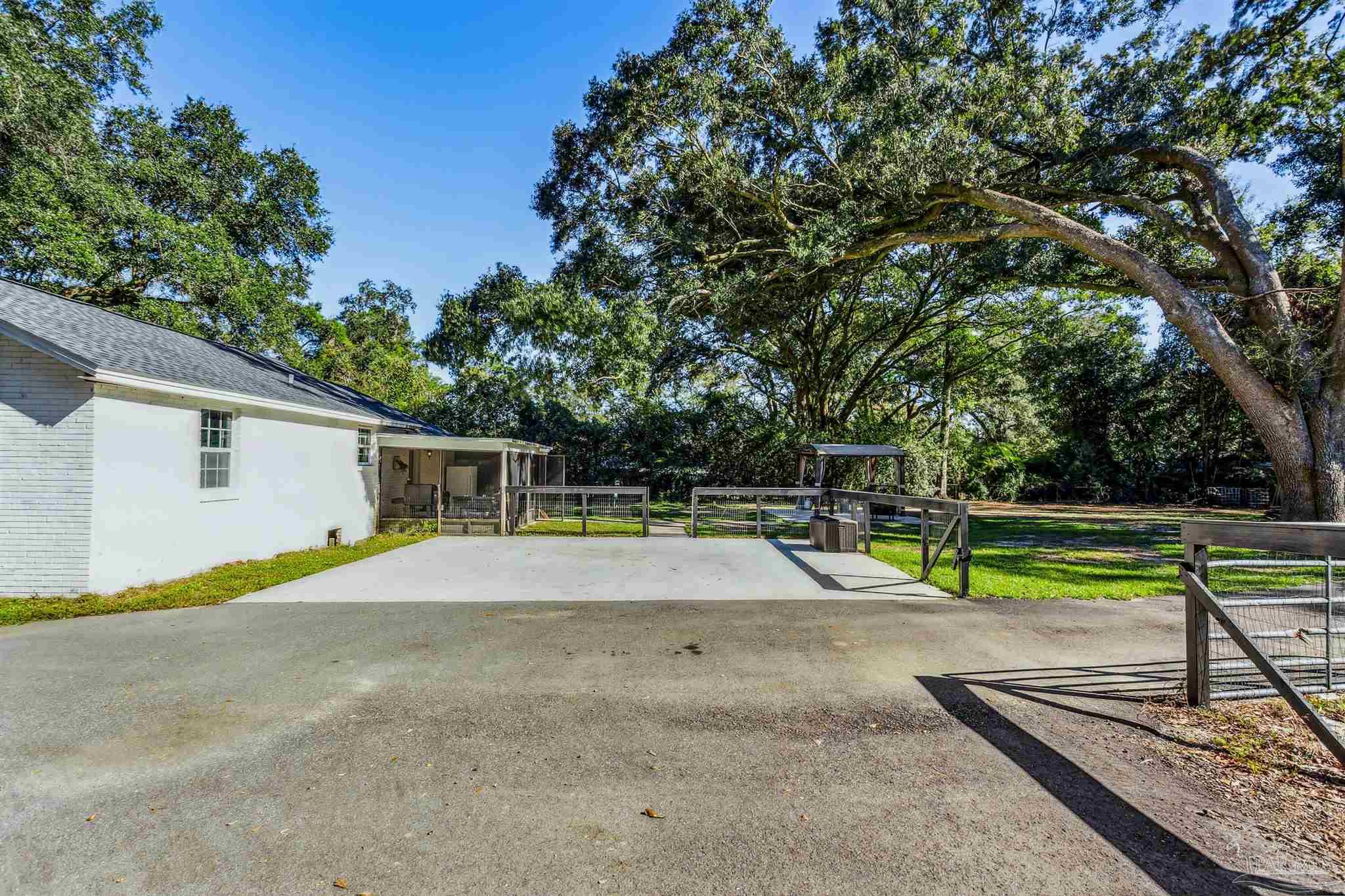 827 West Roberts Road Cantonment, FL 32533 - Photo 33 of 34 Gallery Image 33