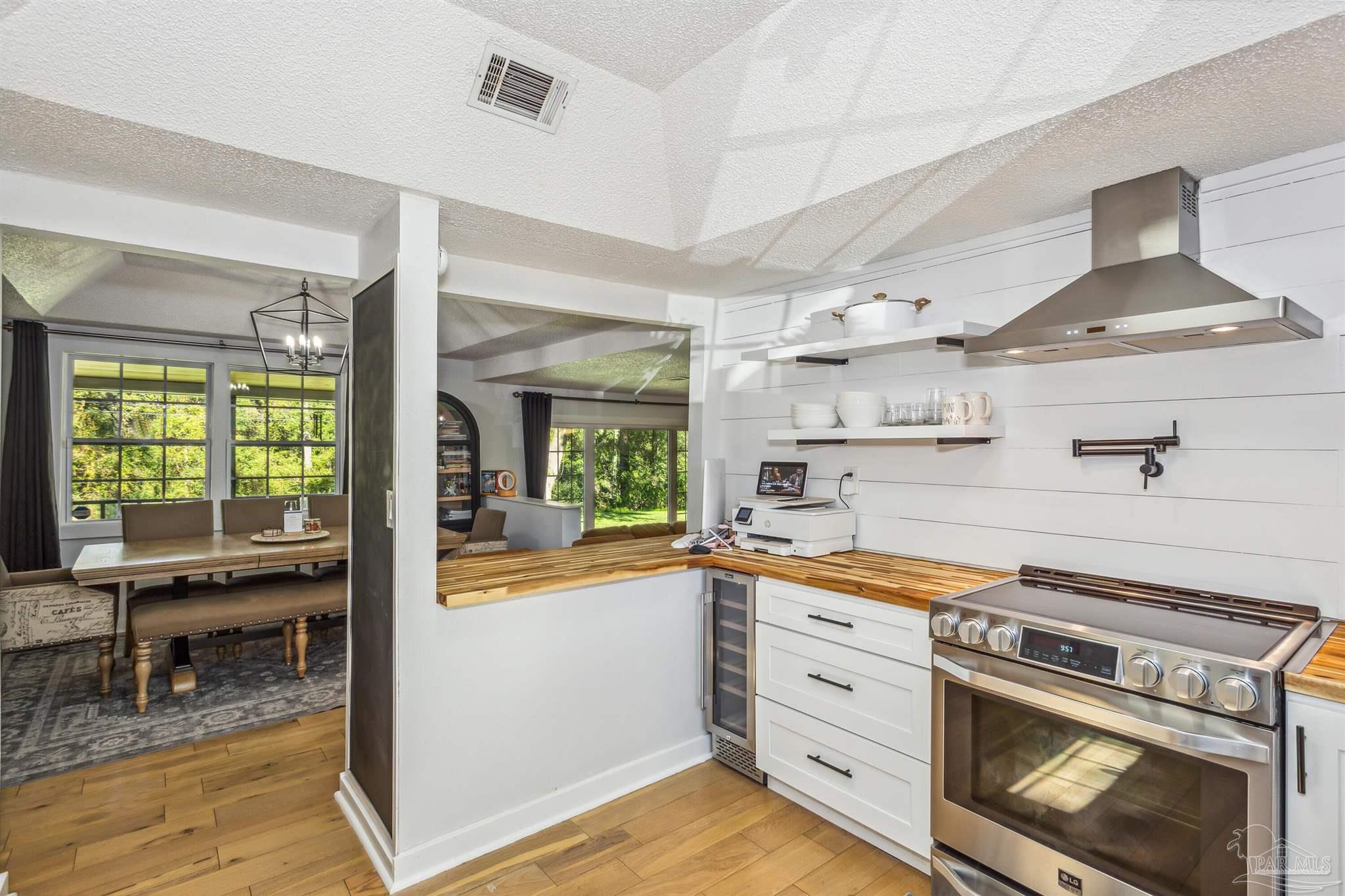 827 West Roberts Road Cantonment, FL 32533 - Photo 4 of 34 Gallery Image 4
