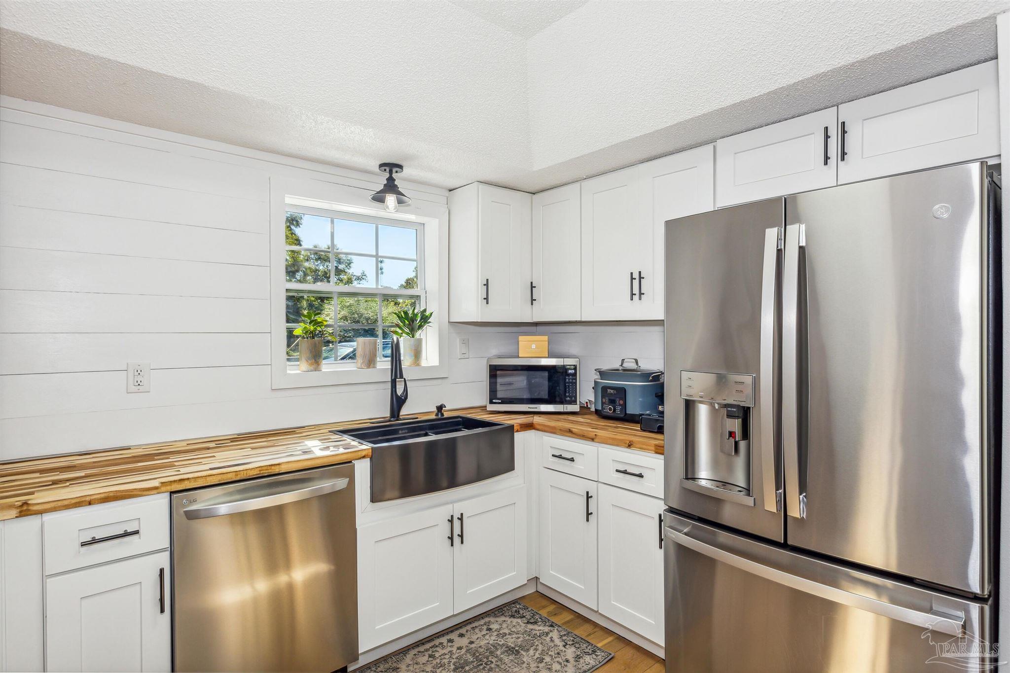 827 West Roberts Road Cantonment, FL 32533 - Photo 6 of 34 Gallery Image 6