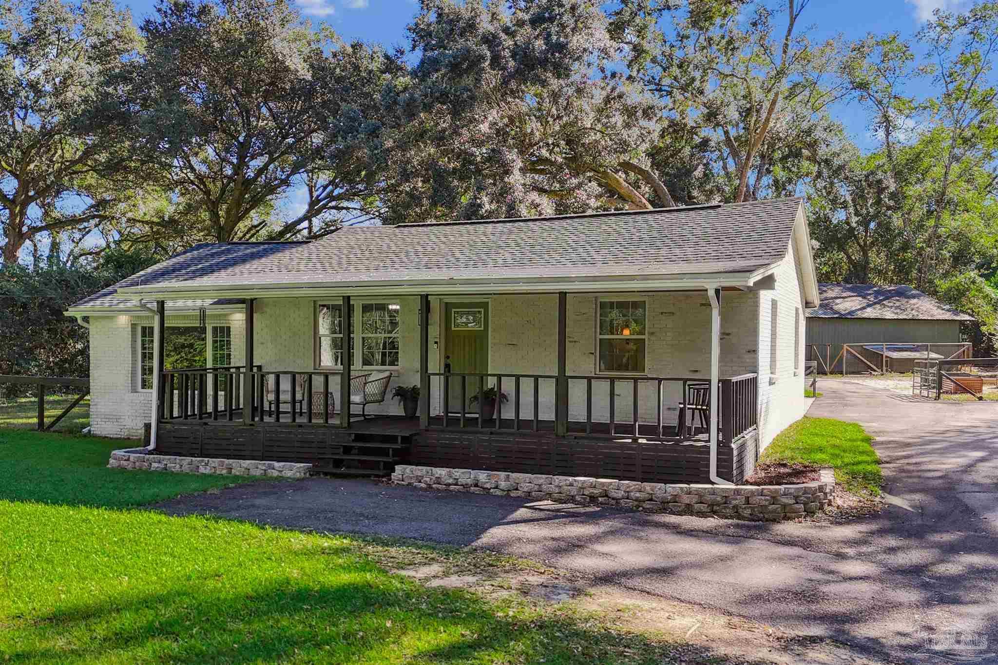 827 West Roberts Road Cantonment, FL 32533 - Photo 7 of 34 Gallery Image 7