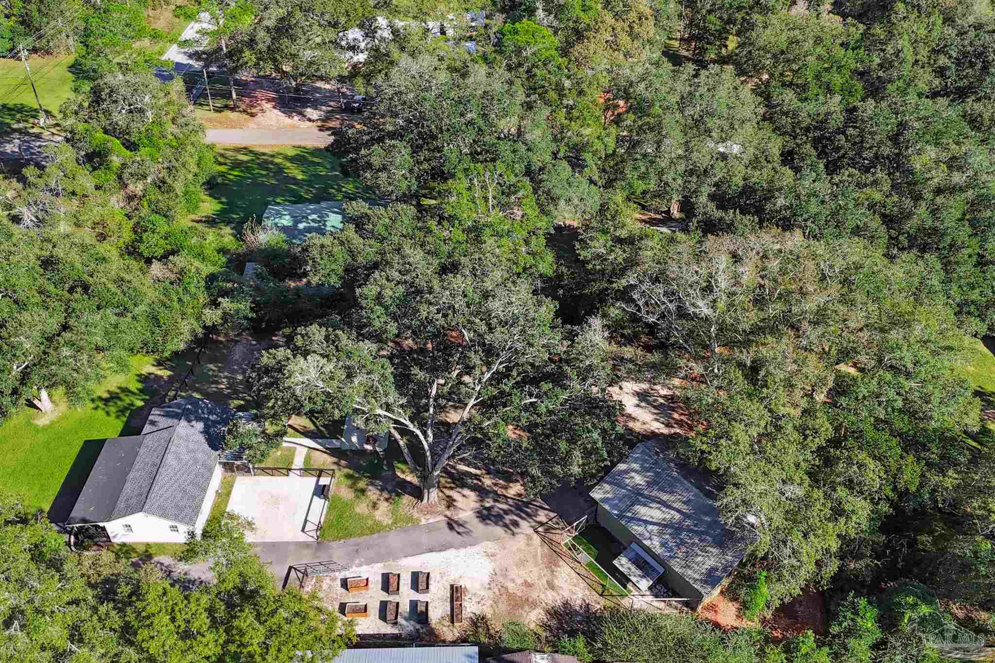 827 West Roberts Road Cantonment, FL 32533 - Photo 9 of 34 Gallery Image 9