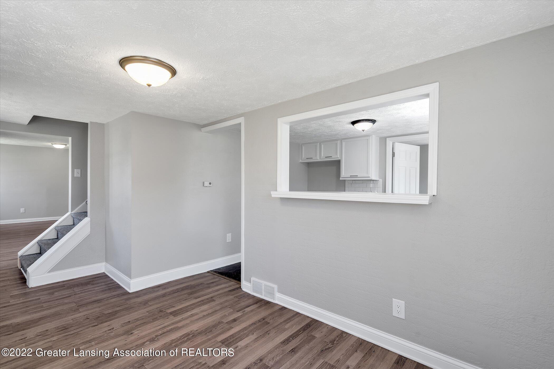 5005 Hughes Road Lansing, MI 48910 - Photo 7 of 29 10-5005-Hughes-Rd-WindowStill-Real-Estat