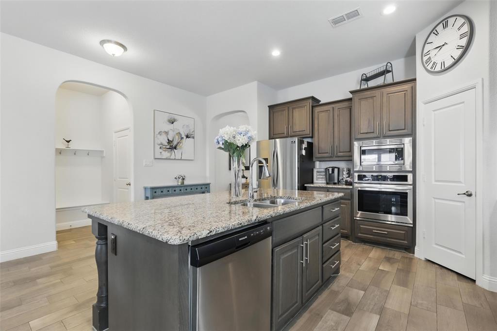 14825 Complacent Way Aledo, TX 76008 - Photo 10 of 40