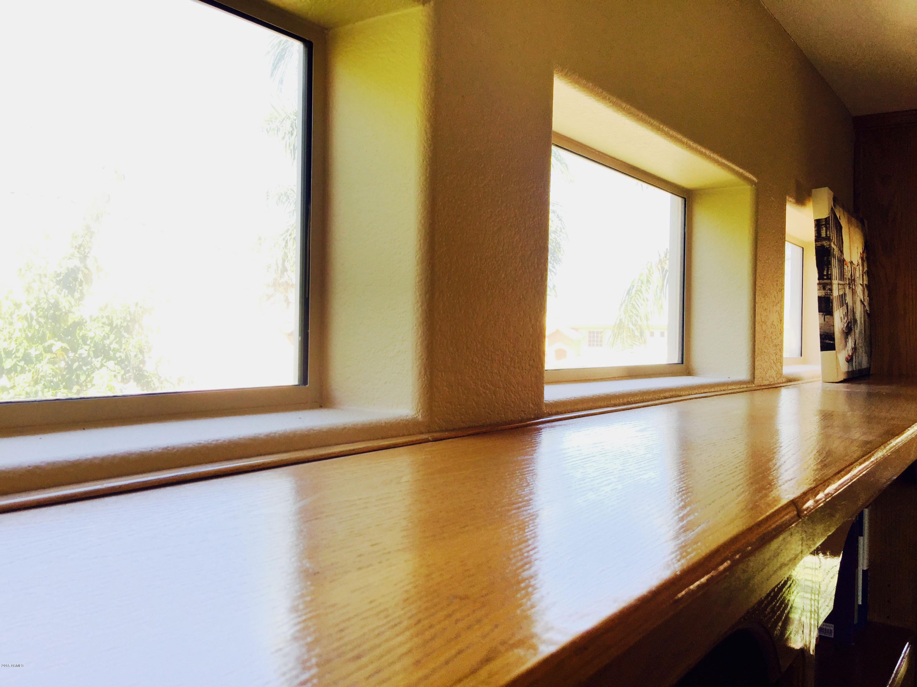 3449 East Clark Road Phoenix, AZ 85050 - Photo 50 of 82 Bookshelf-windows