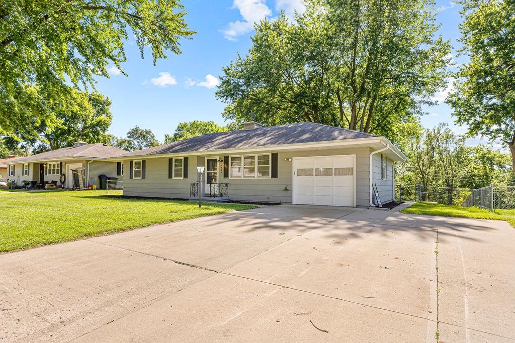 5522 Ripley Street St. Joseph, MO 64506 - Photo 2 of 40