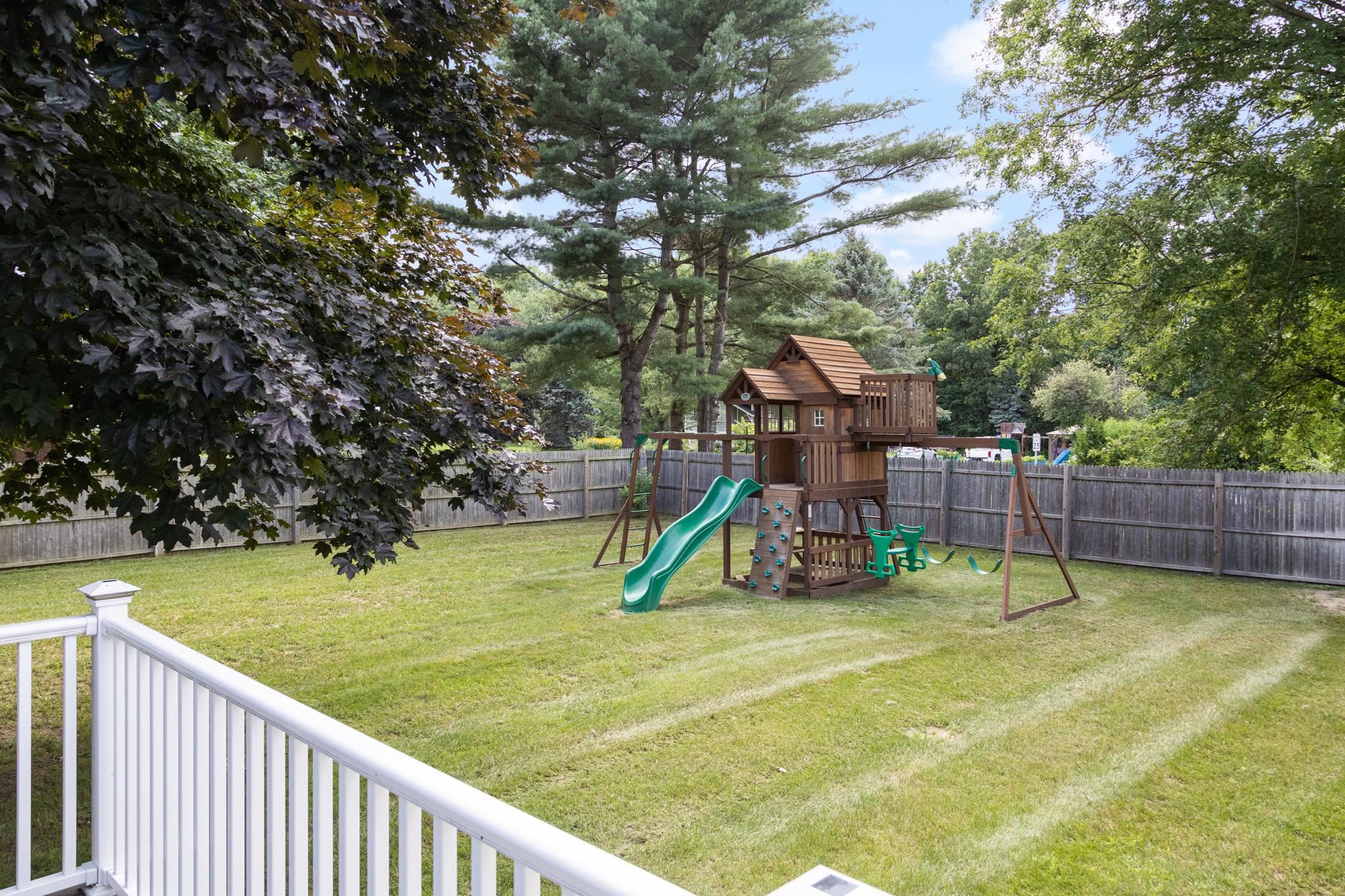 687 Creek Farm Road Colchester, VT 05446 - Photo 4 of 40 Gallery Image 4