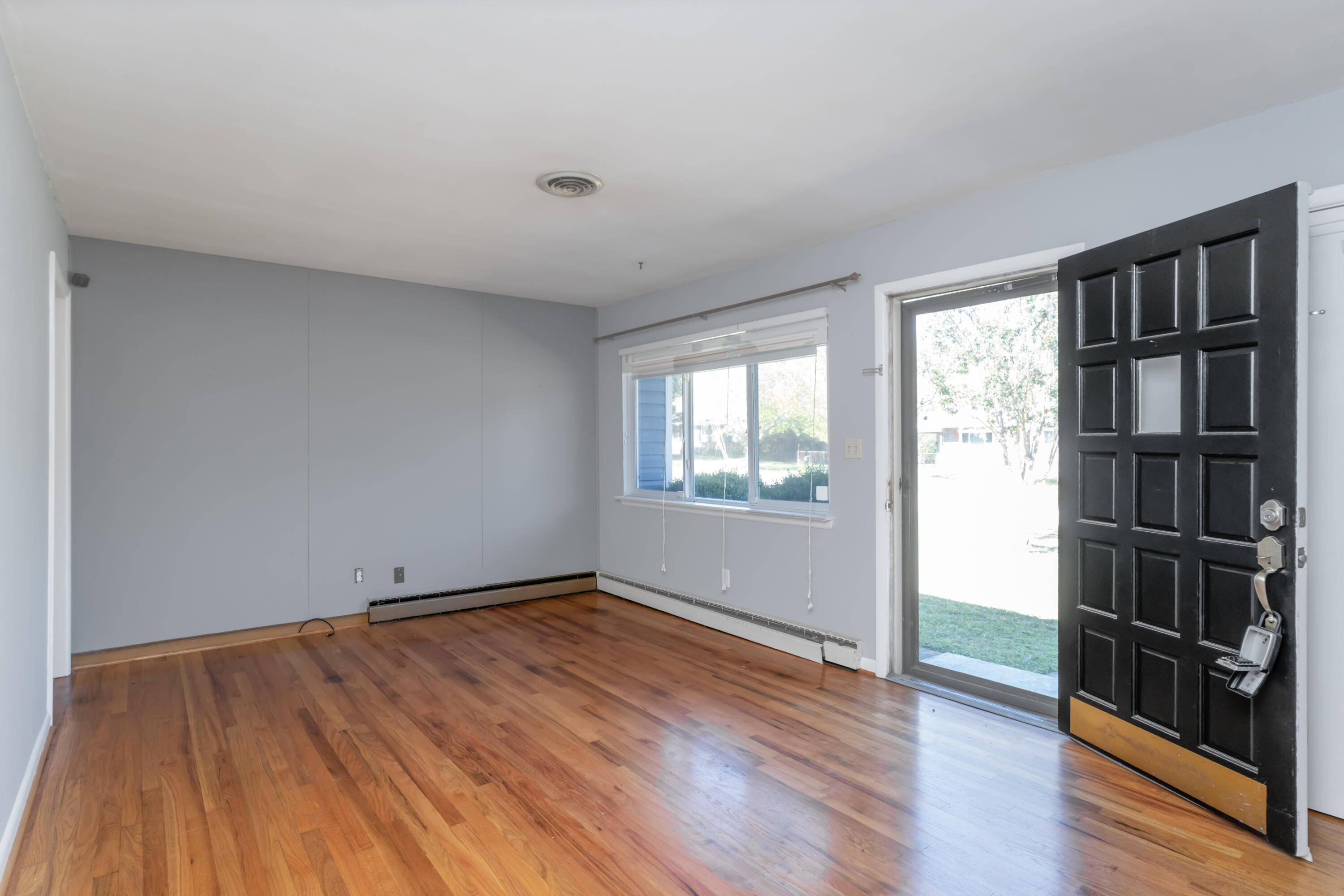 1312 Ridgefield Circle Chattanooga, TN 37412 - Photo 3 of 33 _DSC2167-Edit