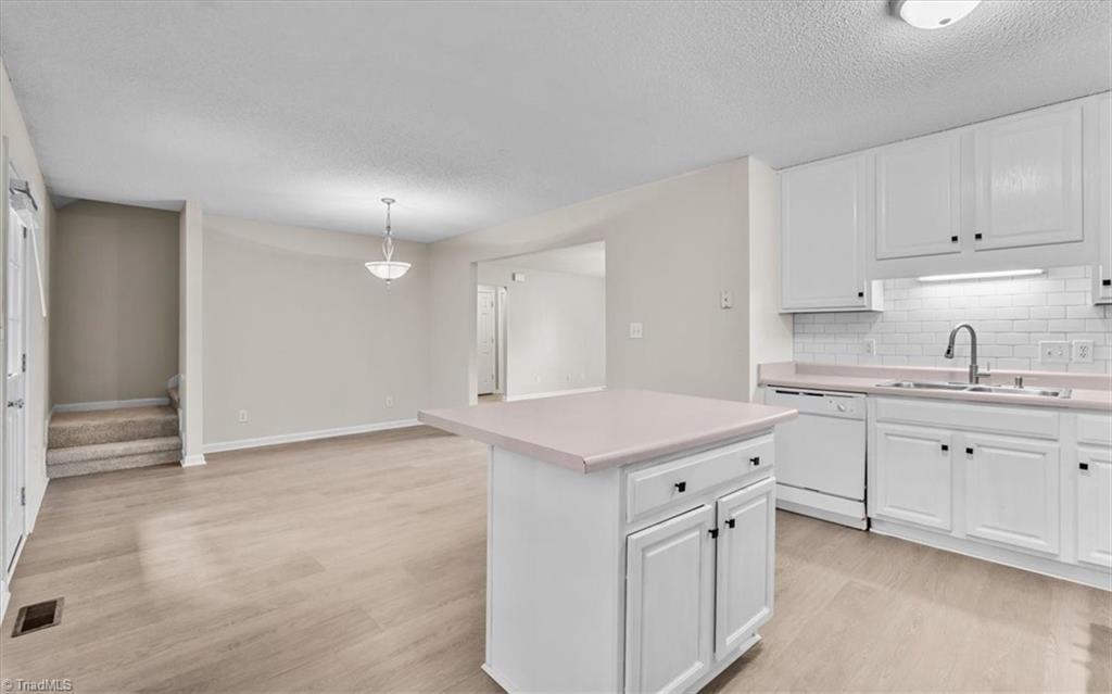 311 Ridgeland Drive High Point, NC 27262 - Photo 13 of 42 Gallery Image 13