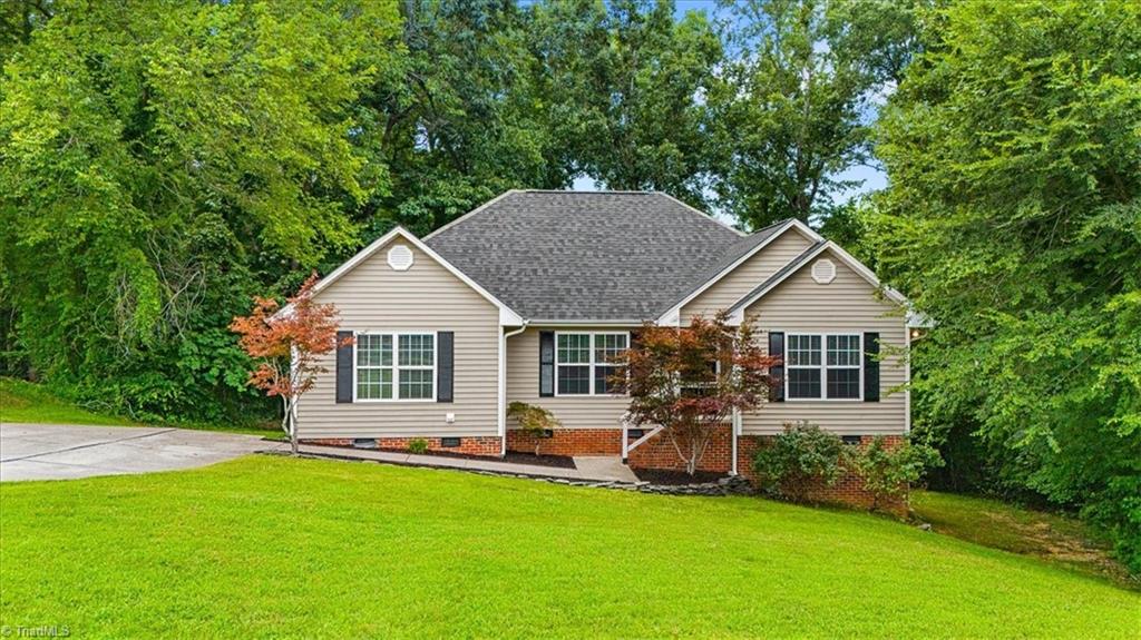 311 Ridgeland Drive High Point, NC 27262 - Photo 2 of 42 Gallery Image 2