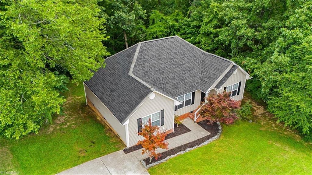 311 Ridgeland Drive High Point, NC 27262 - Photo 35 of 42 Gallery Image 35